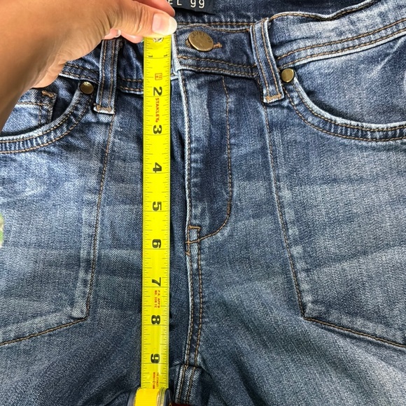 Women's Blue Jeans - Picture 6 of 6